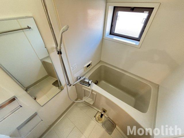 モア エクレール の浴室