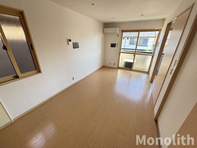 モア エクレール の居間・リビング