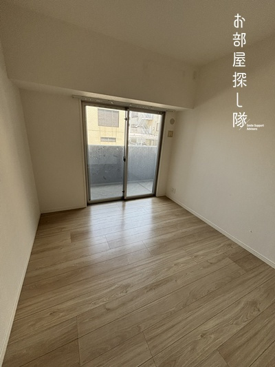 アーバンパレス六ツ門セントラルベースの洋室