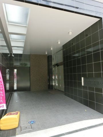 アーバンパレス六ツ門セントラルベースのエントランス