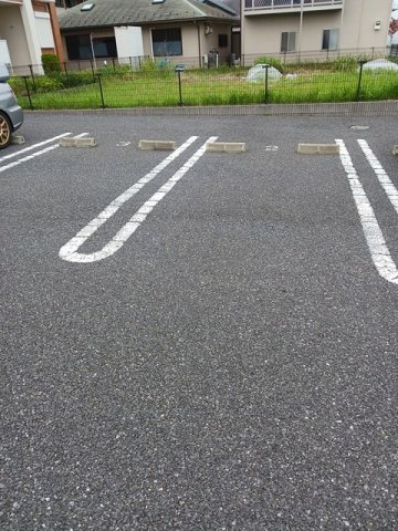 メゾン　カルムの駐車場|駐車スペースもあります