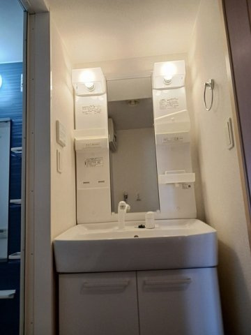 メゾン　カルムの独立洗面台|使いやすい洗面所です