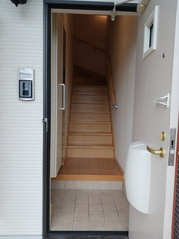 メゾン　カルムの玄関|収納もある玄関です