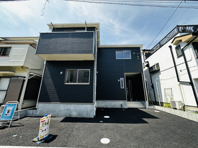 平塚市菫平　新築戸建ての外観