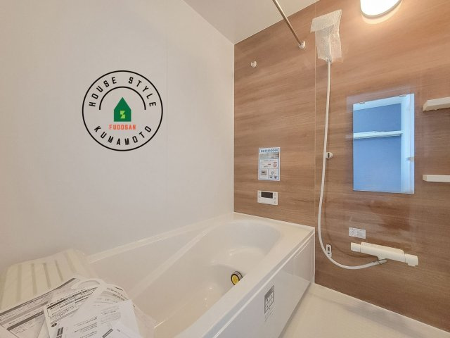 熊本市南区富合町大町第3-2棟（1号棟）　の浴室|1日の疲れを癒してくれる広々バスルーム。雨の日のお洗濯にも大活躍な浴室乾燥機付です！