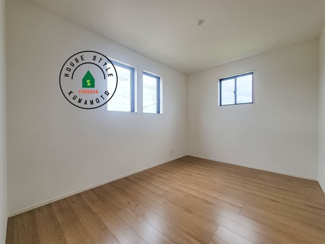 熊本市南区富合町大町第3-2棟（1号棟）　の洋室|採光良好な洋室は全居室、複層ガラスの遮熱効果と断熱効果で、一年中快適に過ごせます。