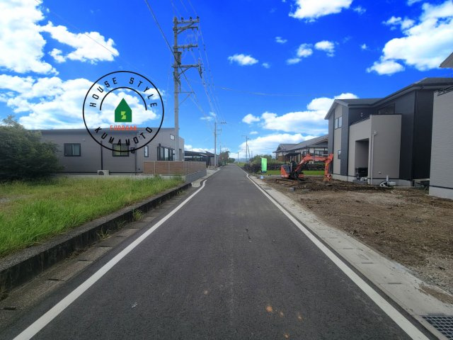 熊本市南区富合町大町第3-2棟（1号棟）　の前面道路含む現地写真|前面道路です。