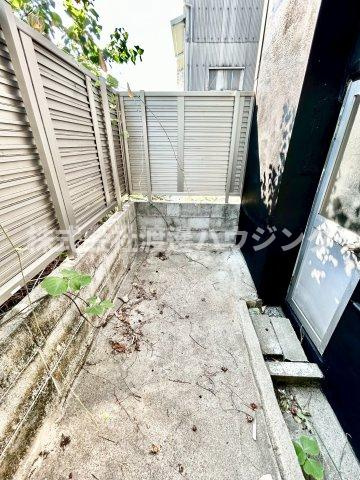 御幣島橋本貸家の庭