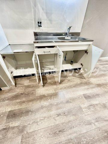 御幣島橋本貸家の収納|キッチン下収納