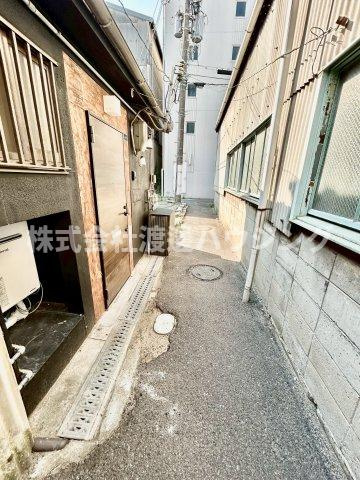 御幣島橋本貸家のエントランス