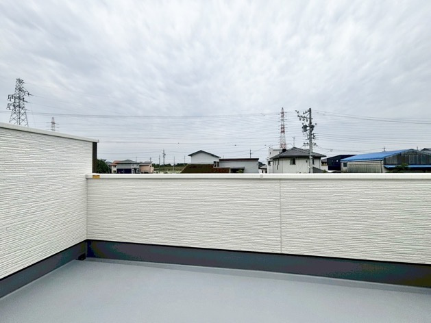リーブルガーデン碧南市若宮町　全5棟　新築戸建のバルコニー