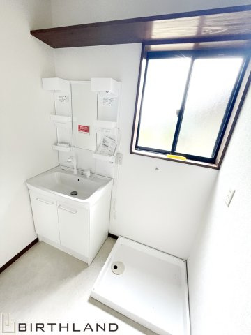 本宮市青田　中古戸建の独立洗面台