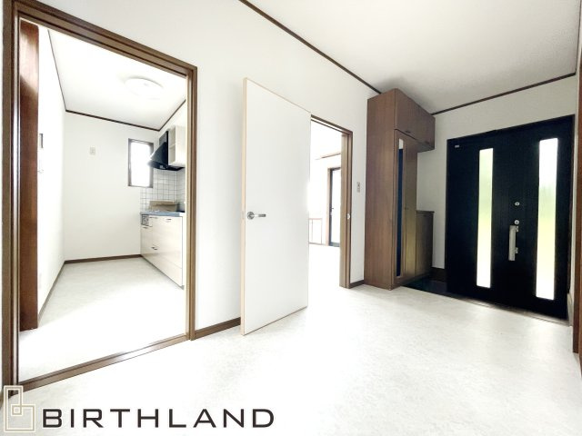 本宮市青田　中古戸建の玄関