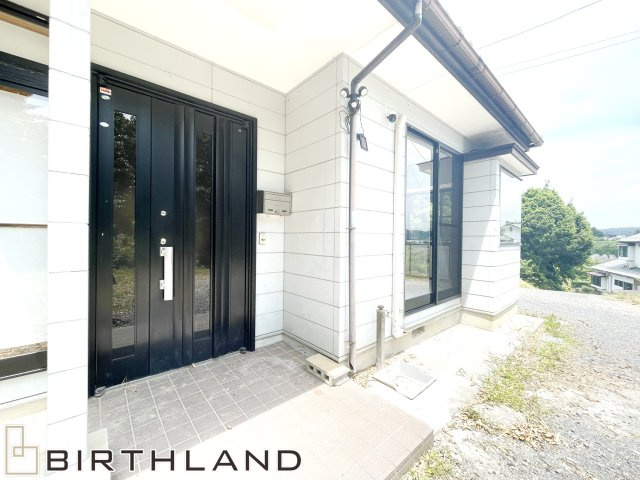 本宮市青田　中古戸建の玄関