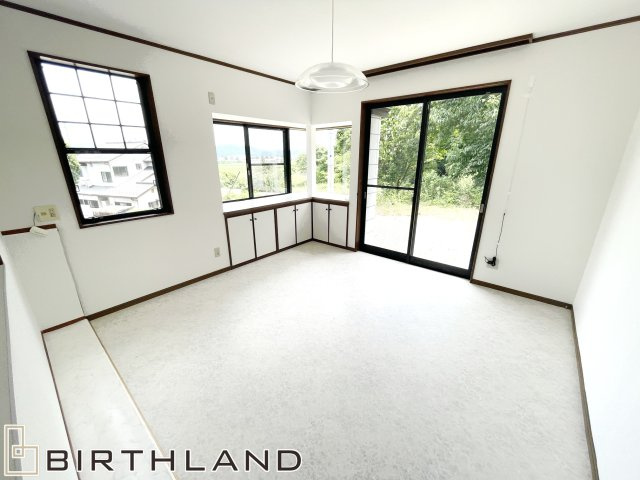 本宮市青田　中古戸建の居間・リビング