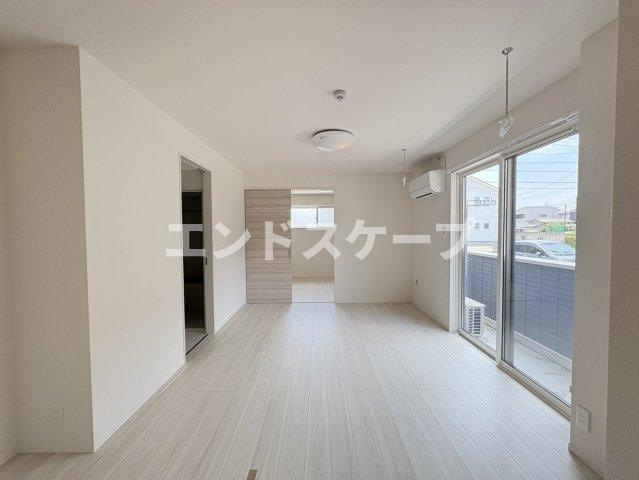 フェリーチェ　MAEBASHIの居間・リビング|高崎、前橋のお部屋探しはエンドスケープまで！お客様の理想お聞かせ下さい♪