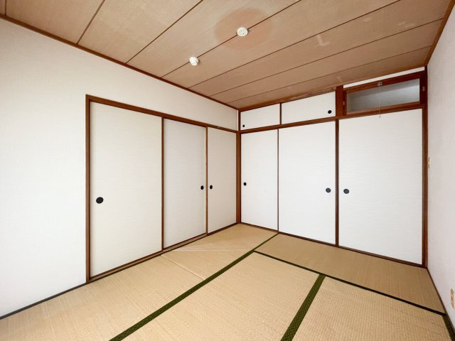 ウエル・メロード狩場台6号棟の和室|和室約6帖　リビング横の和室です。