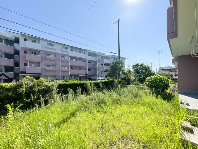 ウエル・メロード狩場台6号棟の庭|専用庭です