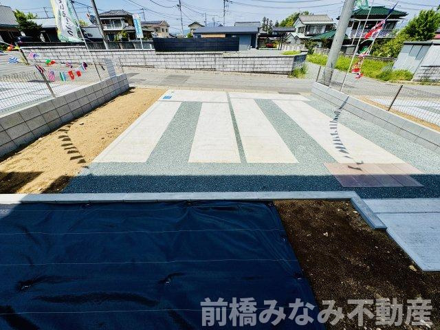 吉岡町下野田8期　２号棟(全３棟)　アーバンスタイル　新築建売分譲の駐車場|駐車スペースもあります