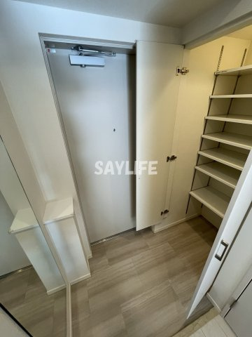 スプランディッド上本町WESTの玄関