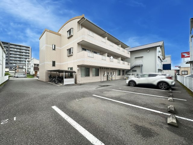 リバーパーク桂の駐車場