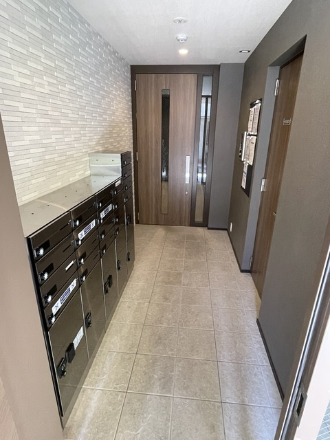 へーベルメゾン亀戸のエントランス|★宅配ボックス／オートロック★