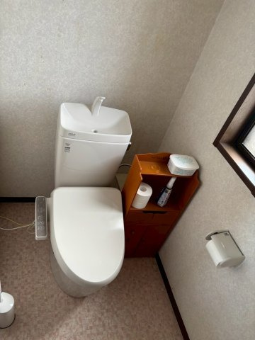 神埼町鶴戸建のトイレ