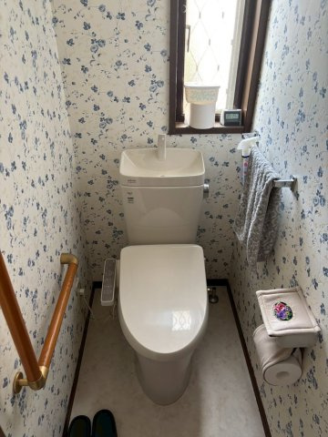 神埼町鶴戸建のトイレ