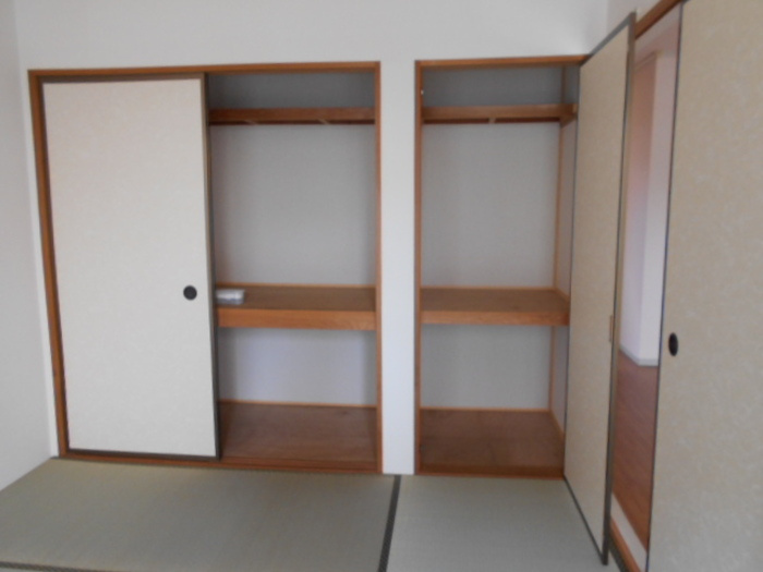 コーポリンクル Ｂの和室|和室収納