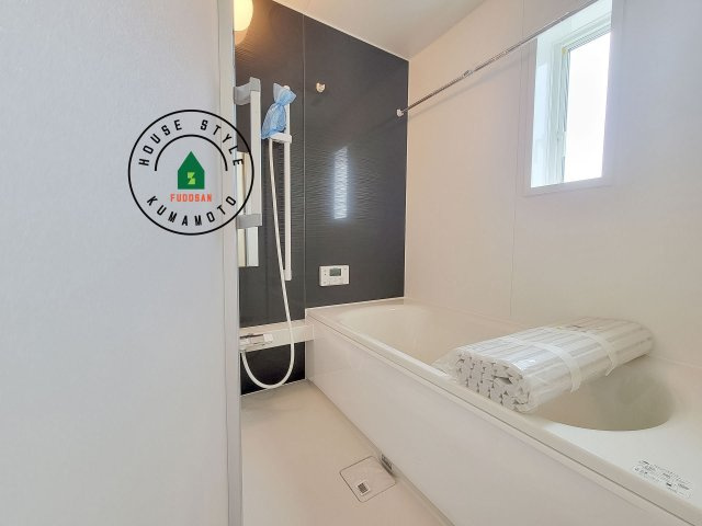 上益城郡益城町馬水第2-3棟(3号棟)の浴室|浴室は一日の疲れを癒す場所だから、家族みんながゆったりできる快適設計。追い炊き機能付きオートバス。安定した温度で、いつでも快適に入浴できます。