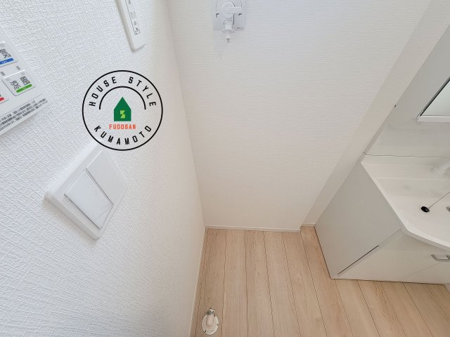 上益城郡益城町馬水第2-3棟(3号棟)のランドリースペース|ランドリースペースは広さもたっぷり。