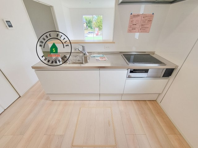 上益城郡益城町馬水第2-3棟(3号棟)のキッチン|忙しい朝でも家族揃って食事をしたいゆとりあるダイニングスペース。