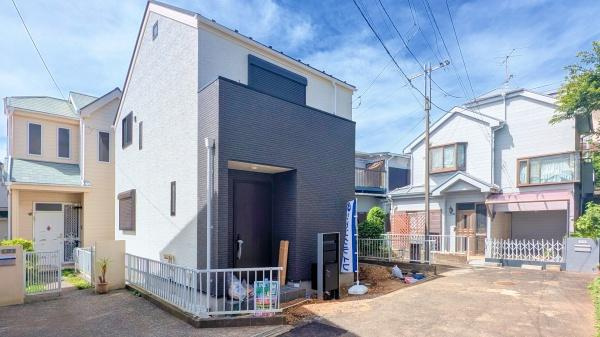 横浜市港南区上大岡東１丁目の新築一戸建の外観|堂々と完成しました！いつでもご案内可能です！
お車でご自宅まで送迎承ります。