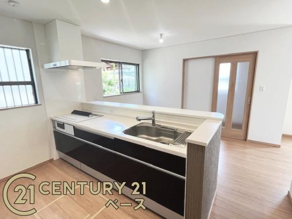 生駒郡斑鳩町神南１丁目の中古一戸建のキッチン|■現地撮影写真■カップボード等も設置可能な広々スペースがあります！