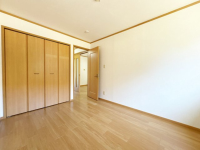 【洋室】 | ノイＢ