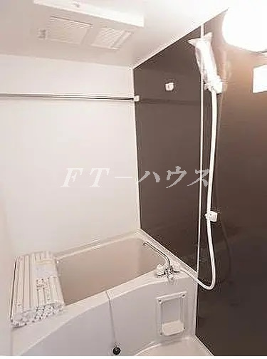 グレーシャルマンの浴室