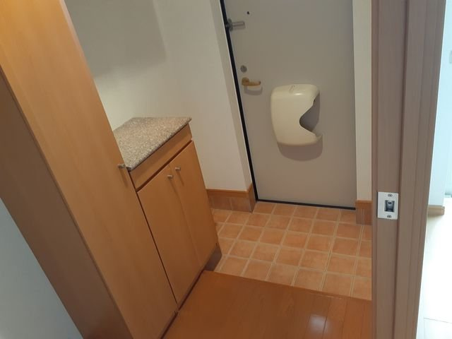 プレシャスコートＫ西浜の玄関