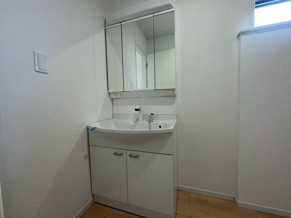 紀の川市下井阪第3-4号棟　新築戸建の独立洗面台