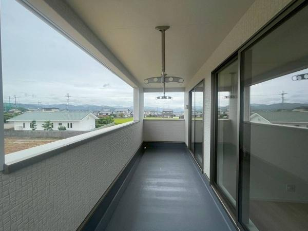 紀の川市下井阪第3-4号棟　新築戸建のバルコニー