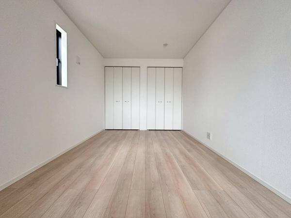 紀の川市下井阪第3-3号棟　新築戸建の洋室