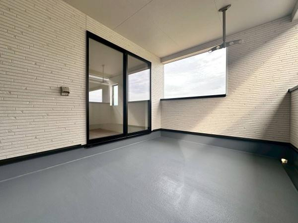 紀の川市下井阪第3-3号棟　新築戸建のバルコニー