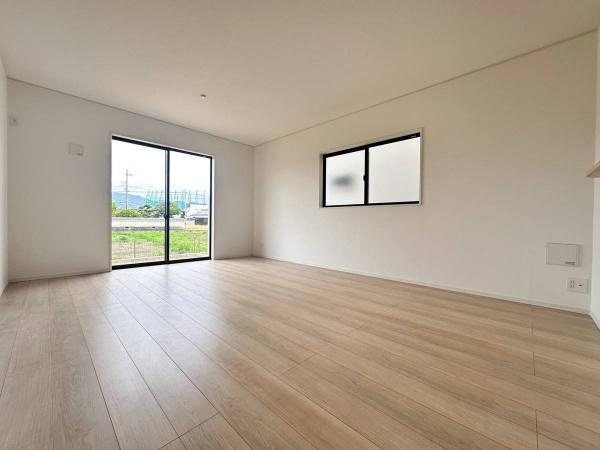 紀の川市下井阪第3-3号棟　新築戸建の居間・リビング