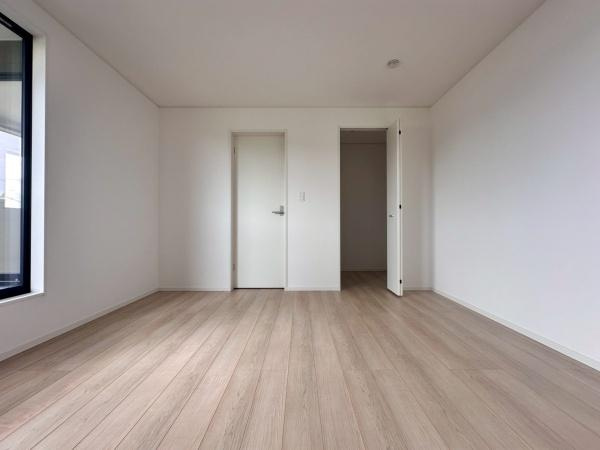 岩出市中島第2-2号棟　新築戸建の洋室