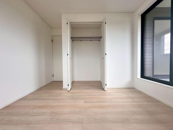 岩出市中島第2-2号棟　新築戸建の洋室