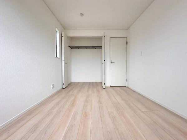 岩出市中島第2-2号棟　新築戸建の洋室