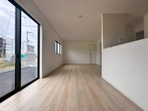 岩出市中島第2-2号棟　新築戸建の居間・リビング