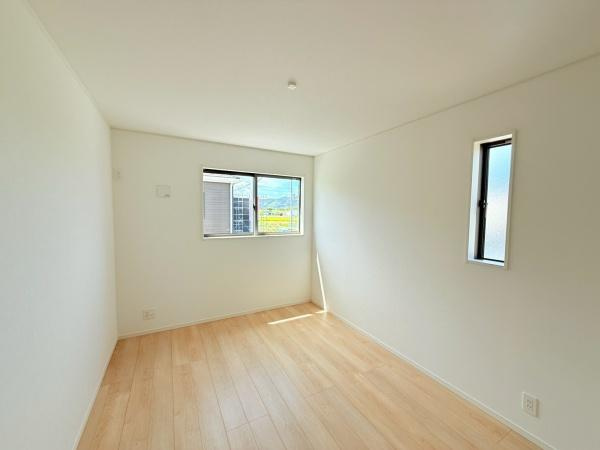 岩出市中島第2-1号棟　新築戸建の洋室