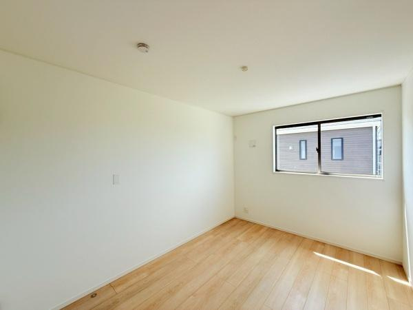 岩出市中島第2-1号棟　新築戸建の洋室