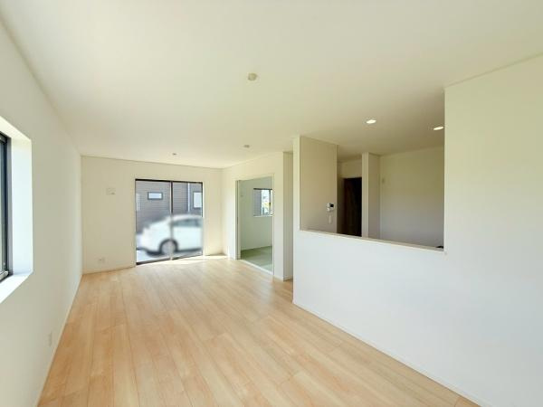 岩出市中島第2-1号棟　新築戸建の居間・リビング