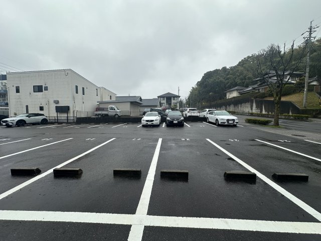 けやき通りの駐車場